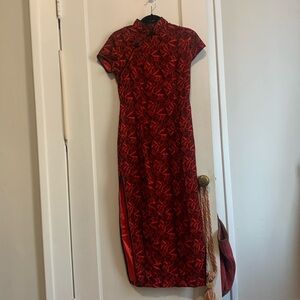 Cheongsam with side slit